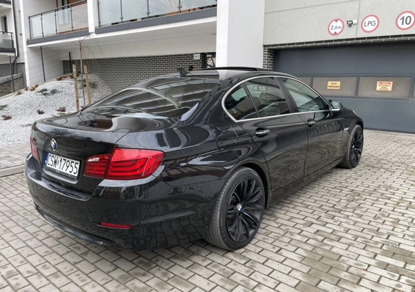 BMW Seria 5 cena 58900 przebieg: 211500, rok produkcji 2012 z Świecie małe 529